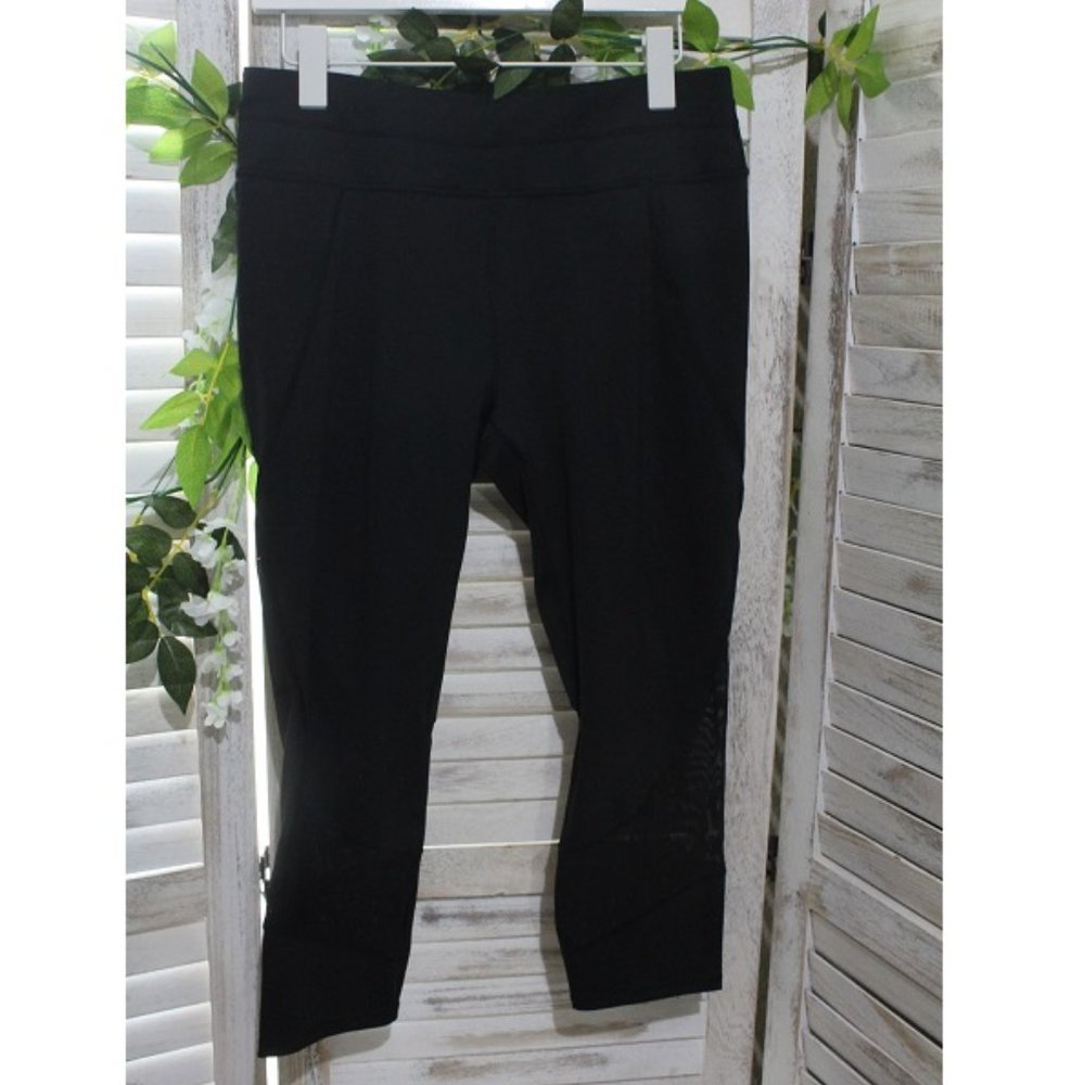 Athleta cropped black leggings (91) 🧘🐞